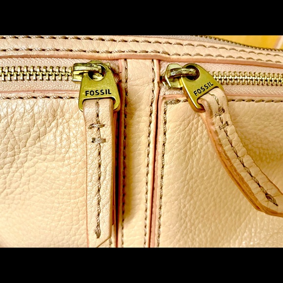 Fossil petit crossbody purse - Picture 3 of 4